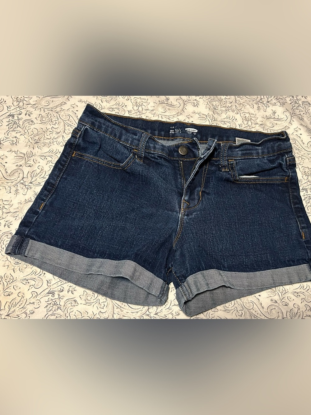 Women’s Old Navy Dark Blue Denim Roll-Cuff Shorts Size 4